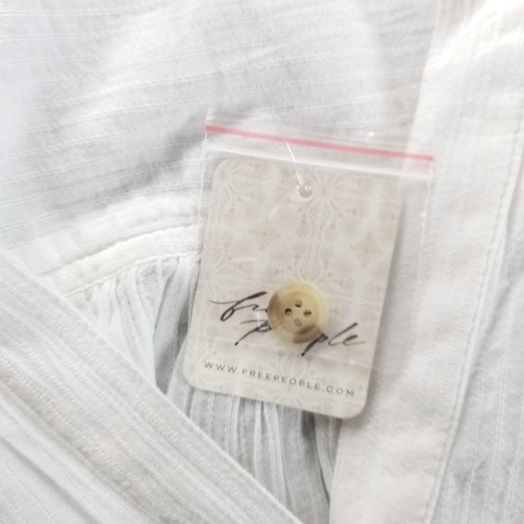 Free People Blouse Womens L White Puff Sleeve Button Front Crop Boho Ruffle Hem - Picture 6 of 10